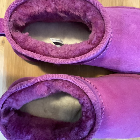 UGG Ultra Mini ~ Purple size 8 women’s - Picture 5 of 7